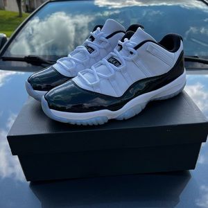 Jordan 11 Low “ iridescent” DS